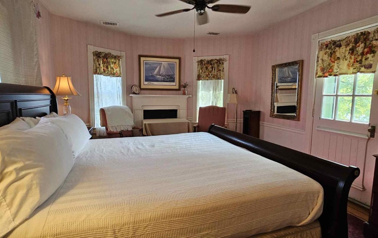 Parsonage Inn Bed And Breakfast Saint Michaels Exterior foto