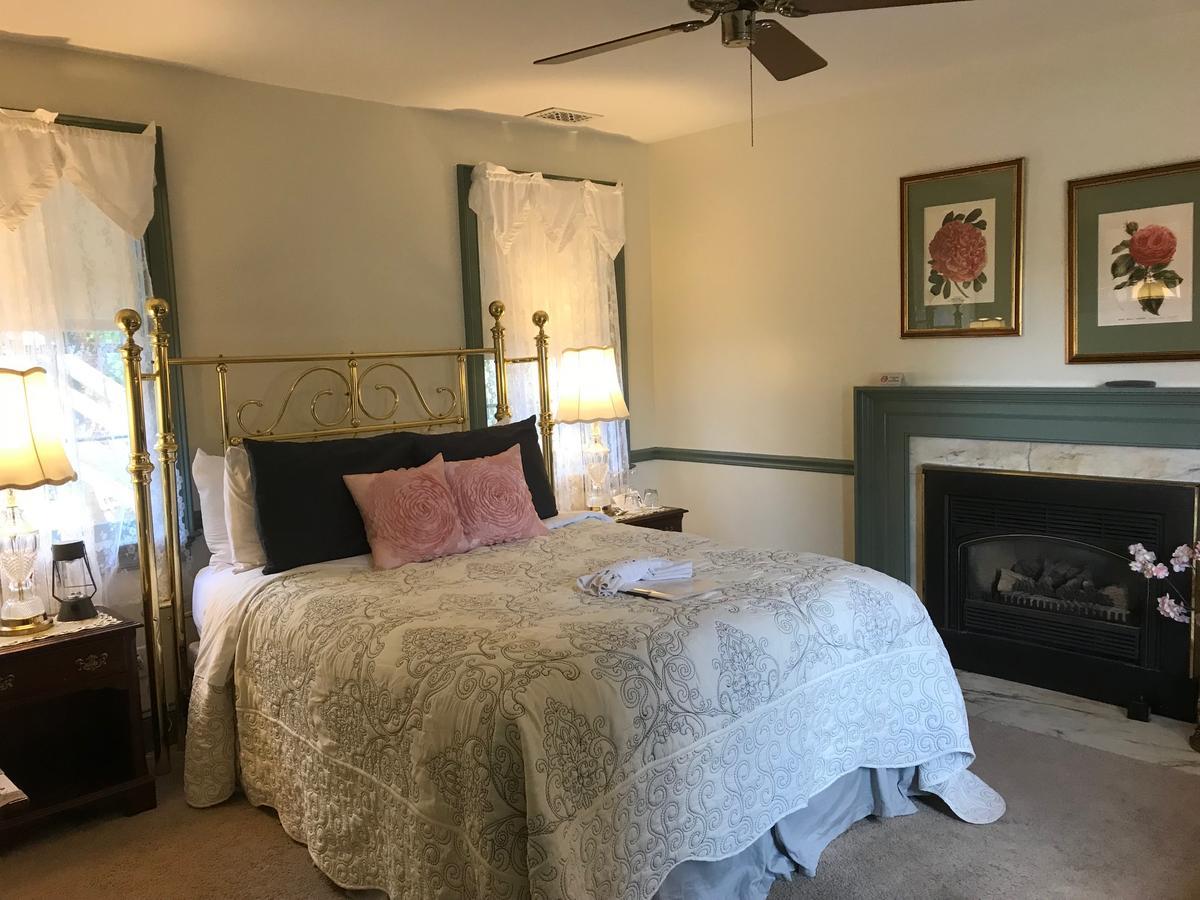 Parsonage Inn Bed And Breakfast Saint Michaels Exterior foto