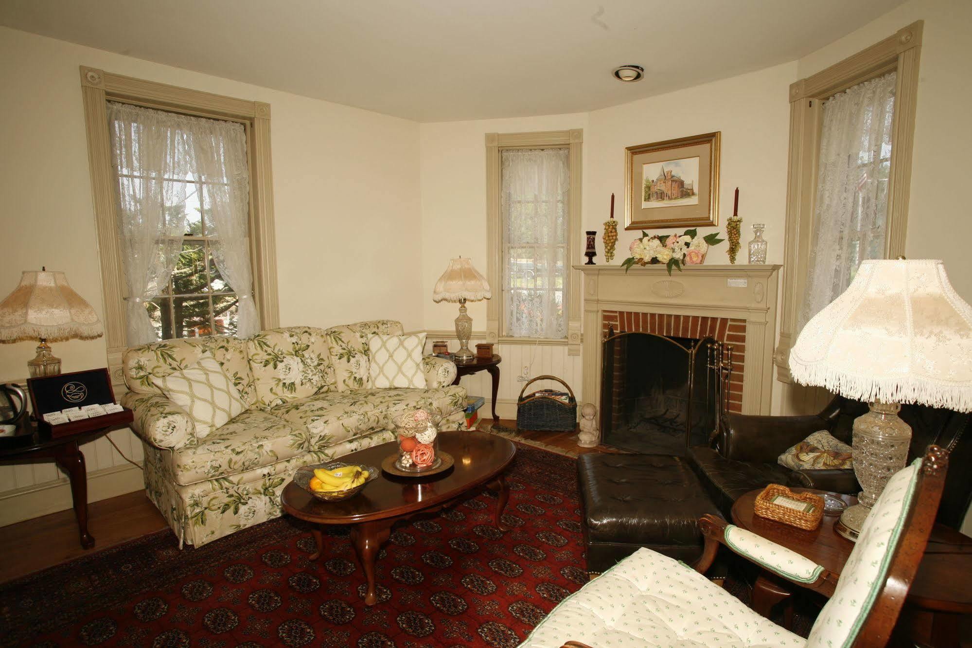 Parsonage Inn Bed And Breakfast Saint Michaels Exterior foto