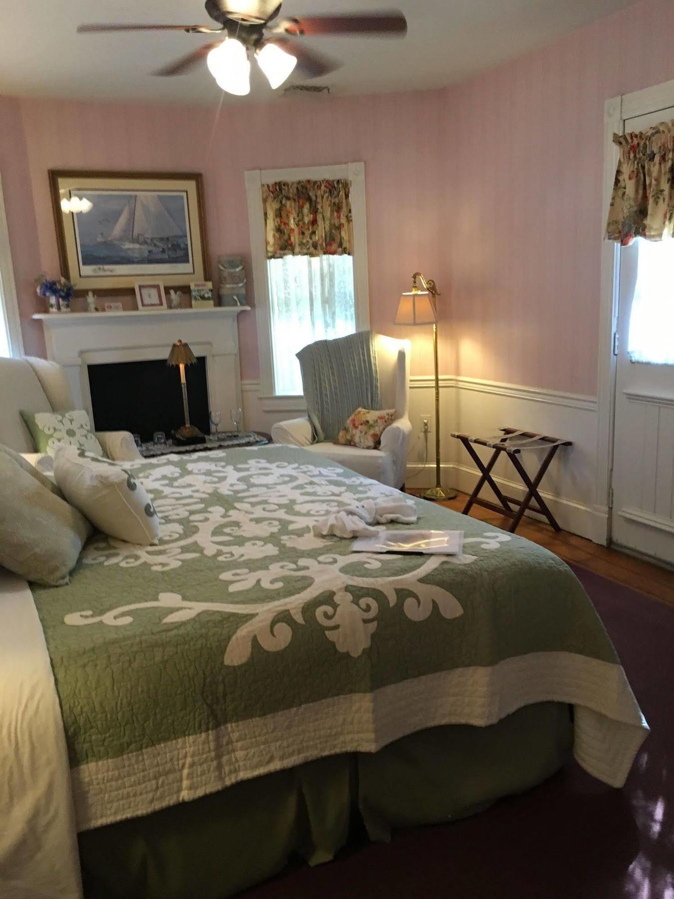 Parsonage Inn Bed And Breakfast Saint Michaels Exterior foto