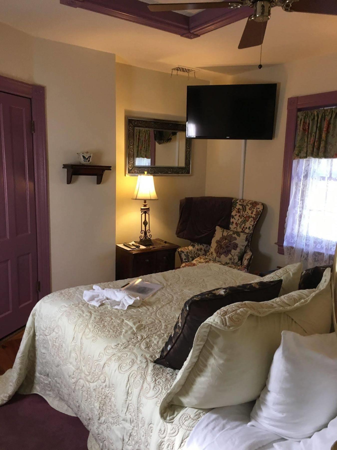 Parsonage Inn Bed And Breakfast Saint Michaels Exterior foto