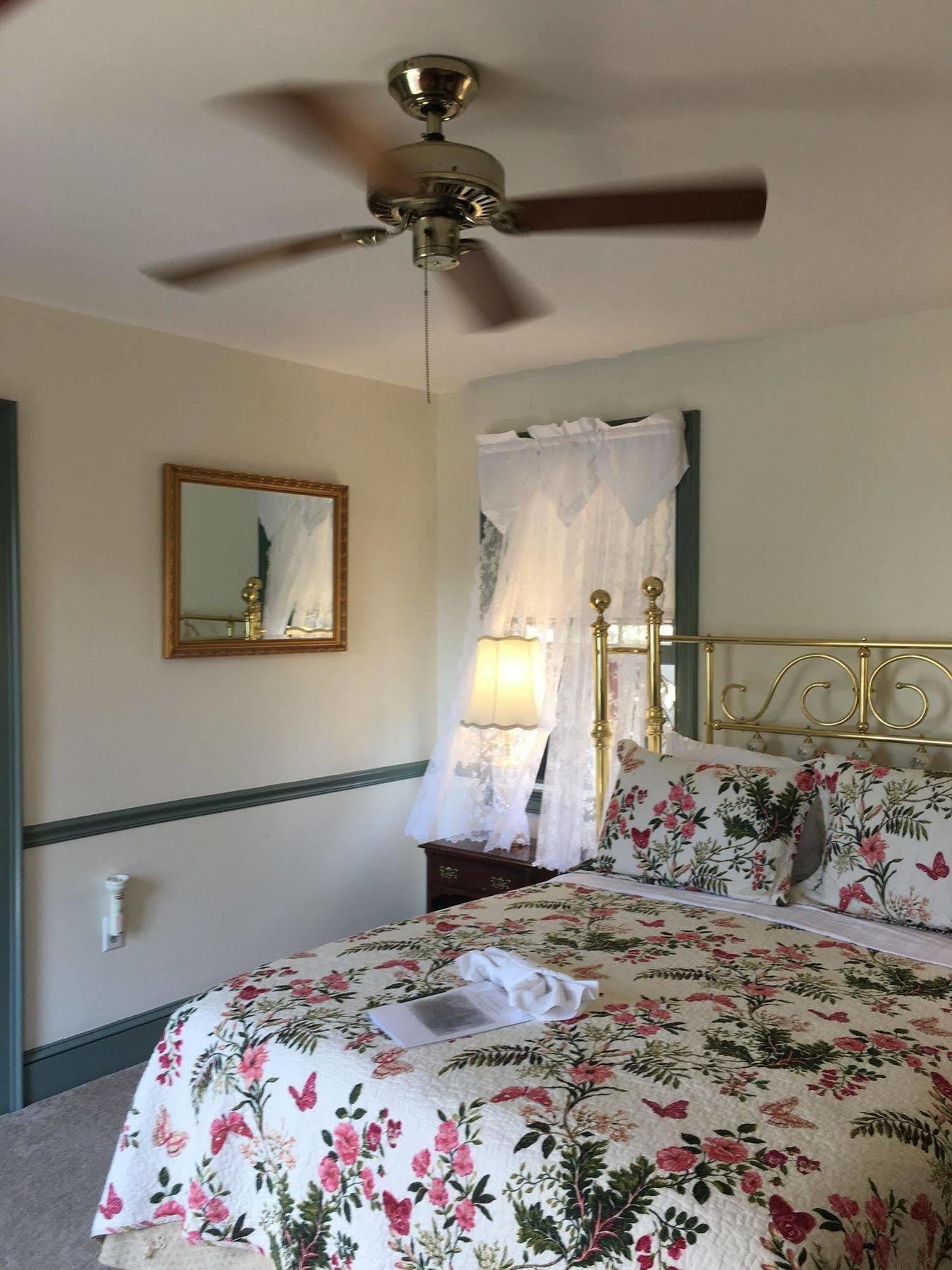 Parsonage Inn Bed And Breakfast Saint Michaels Exterior foto