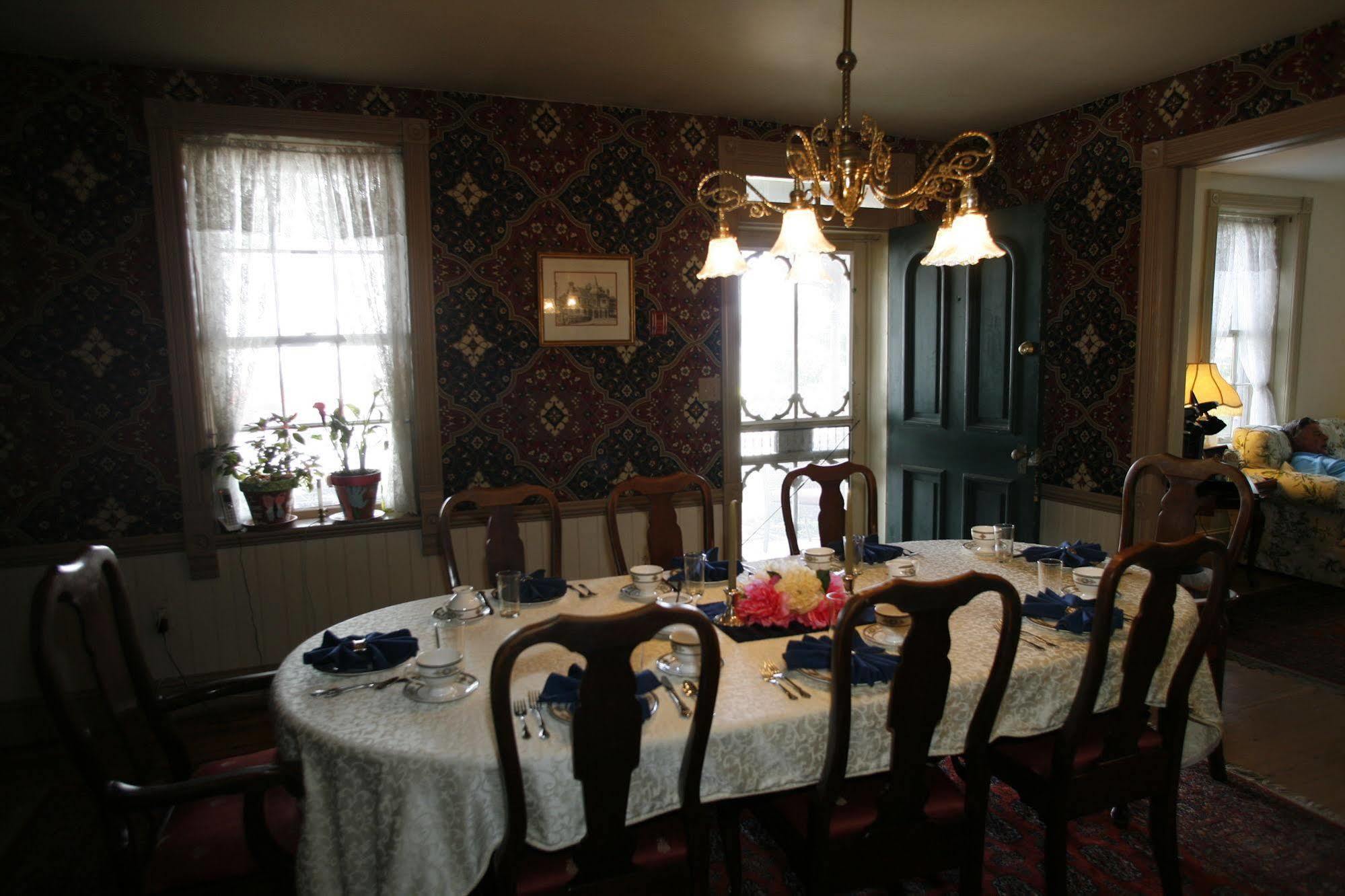 Parsonage Inn Bed And Breakfast Saint Michaels Exterior foto